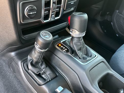 New 2026 Jeep Gladiator Sport AWD/4WD image 24
