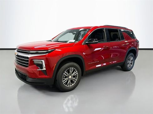 New 2026 Chevrolet Traverse LT w/ Driver Confidence Package image 2