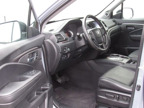 Used 2023 Honda Ridgeline RTL image 11