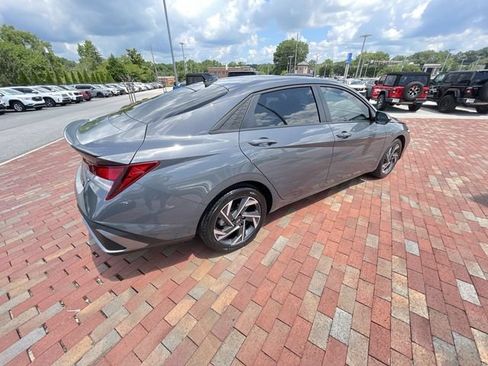 Used 2025 Hyundai Elantra Sport FWD image 31