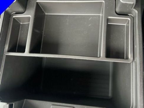 Used 2024 Chevrolet Suburban Z71 w/ Luxury Package image 20