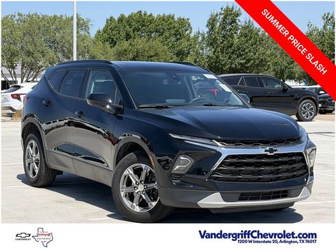 Used 2023 Chevrolet Blazer LT w/ Convenience Package FWD image 2