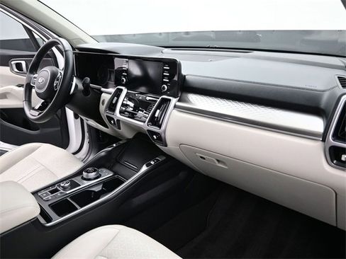 Used 2021 Kia Sorento EX image 24