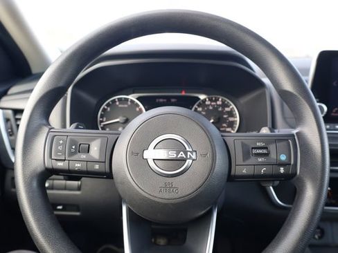 Used 2024 Nissan Rogue SV image 16