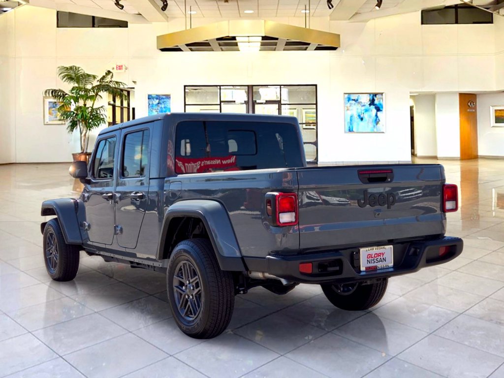 Used 2025 Jeep Gladiator Sport AWD/4WD image 7