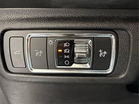 Used 2022 Lincoln Corsair AWD w/ Equipment Group 101A image 16