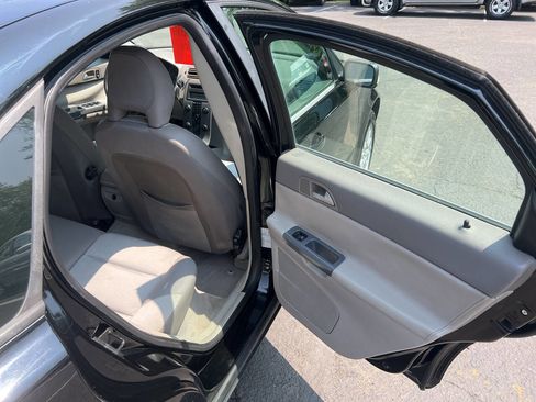 Used 2005 Volvo S40 2.4i image 14