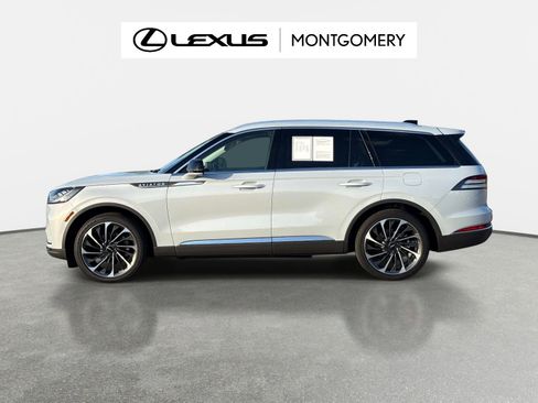 Used 2025 Lincoln Aviator Reserve w/ Luxury Package RWD image 6