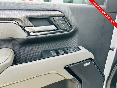 Used 2025 Chevrolet Silverado 2500 ZR2 image 15