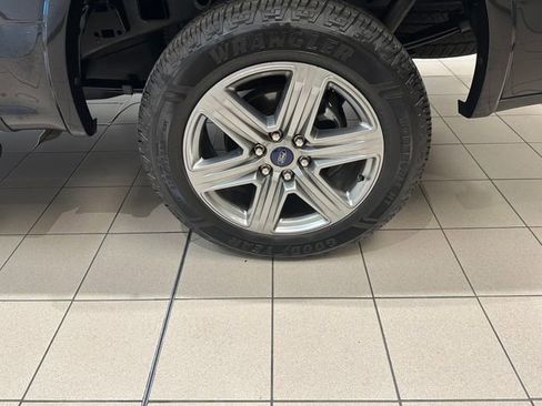 Used 2019 Ford F150 XLT w/ Equipment Group 302A Luxury AWD/4WD image 24