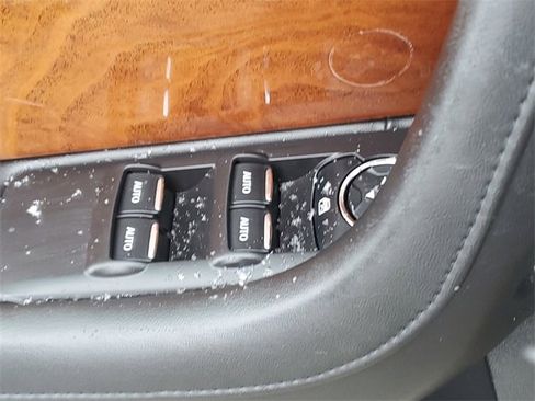 Used 2015 Lincoln MKS AWD w/ Equipment Group 101A image 21