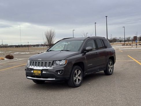 Used 2016 Jeep Compass High Altitude image 33