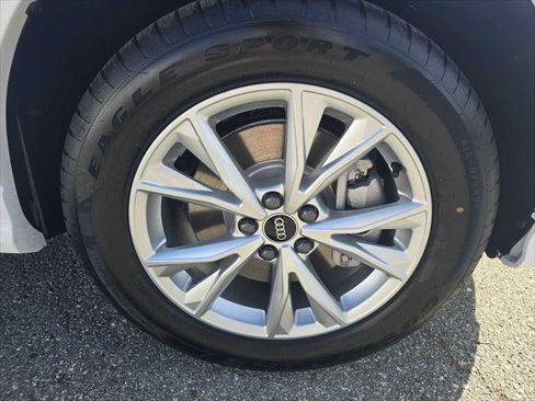 Certified 2025 Audi Q3 2.0T Premium Plus w/ Premium Plus Package image 9