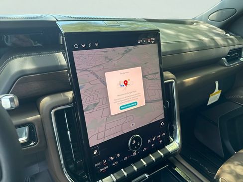 New 2026 GMC Yukon Denali Ultimate w/ LPO, Floor Liner Package AWD/4WD image 16