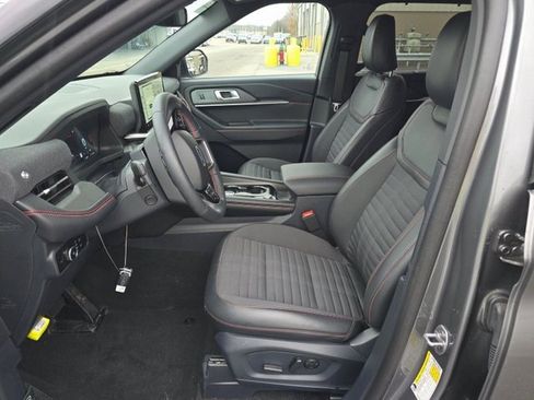 Used 2025 Ford Explorer ST-Line w/ Premium Package image 7