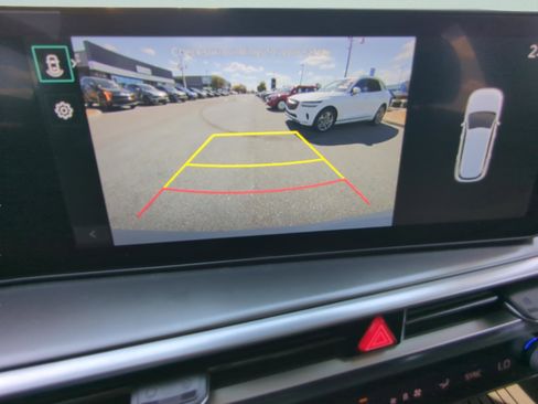 Certified 2024 Kia Sorento S w/ Panoramic Sunroof Package image 20