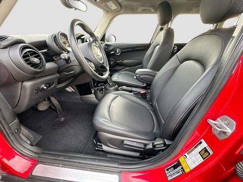 Used 2019 MINI Cooper 4-Door Hardtop w/ Signature Upholstery Package image 26