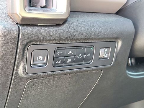 New 2024 GMC Hummer EV 3X image 12