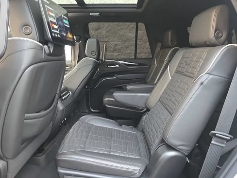 Certified 2024 Cadillac Escalade V w/ LPO, ONYX Package AWD/4WD image 18