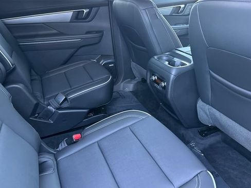Used 2025 Buick Enclave Preferred FWD image 19