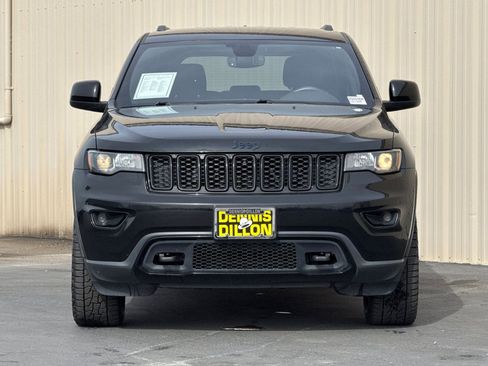Used 2019 Jeep Grand Cherokee Laredo AWD/4WD image 9