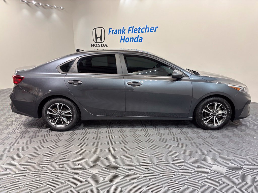 Used 2022 Kia Forte LXS FWD image 7
