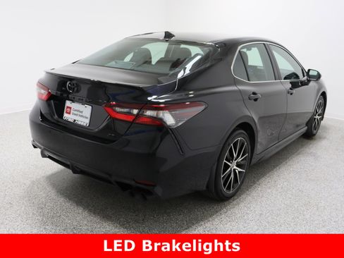 Used 2023 Toyota Camry SE image 7