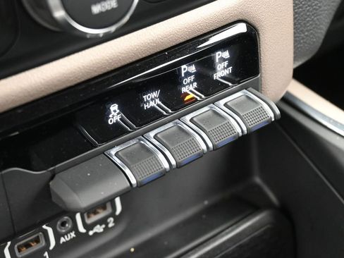 Used 2021 RAM 1500 Laramie image 27