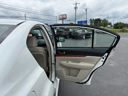 Used 2010 Subaru Legacy 2.5i Limited w/ Appearance Package 1H image 36