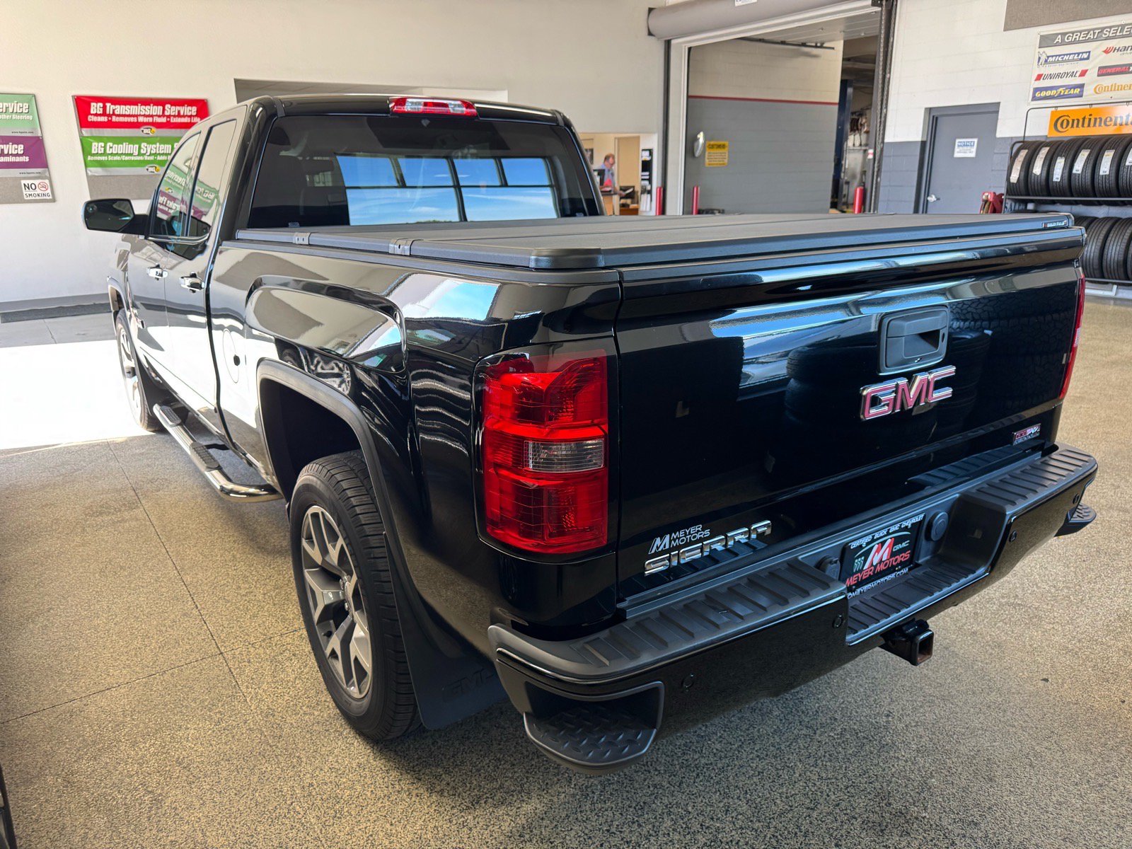 Used 2014 GMC Sierra 1500 SLT w/ All-Terrain Package AWD/4WD image 6