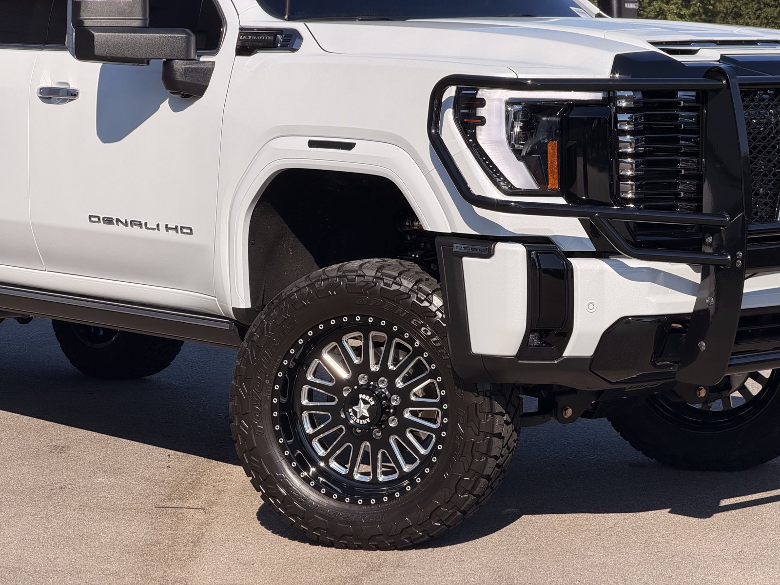 Used 2026 GMC Sierra 2500 Denali Ultimate w/ Max Trailering Package AWD/4WD image 3