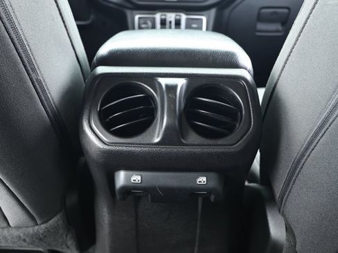 Used 2020 Jeep Wrangler Unlimited Sport AWD/4WD image 28