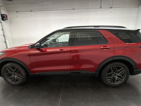 Used 2025 Ford Explorer ST w/ Sun And Sound Package AWD/4WD image 6