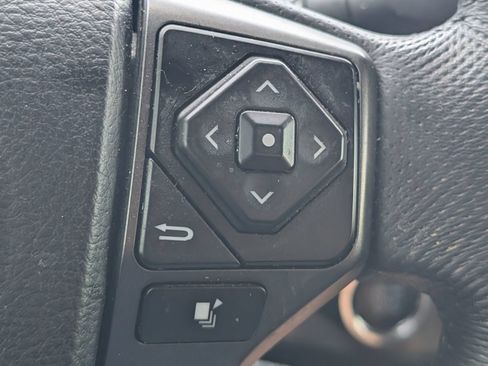 Used 2021 Toyota Tacoma TRD Off-Road w/ Technology Package AWD/4WD image 12