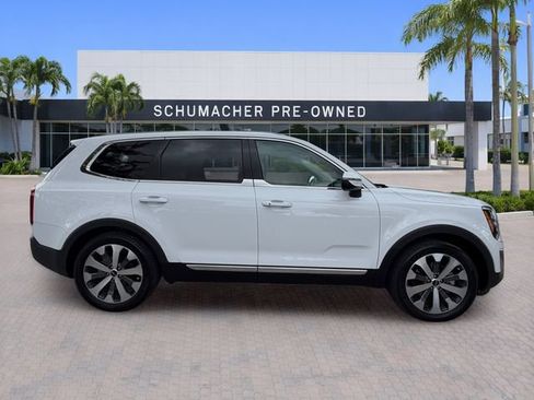 Used 2022 Kia Telluride EX w/ EX Premium Package FWD image 8