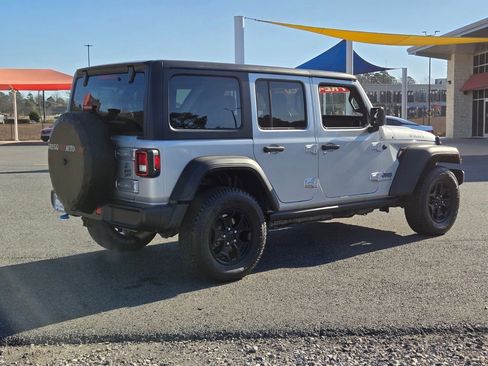 Used 2023 Jeep Wrangler Unlimited image 5