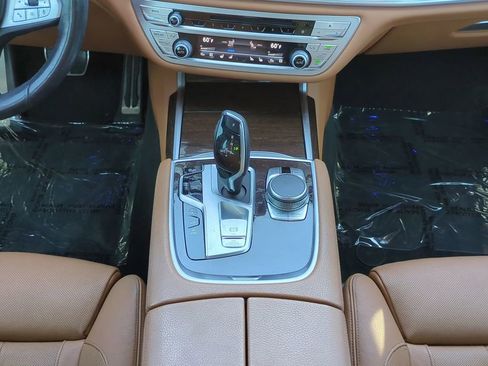 Used 2020 BMW 740i w/ M Sport Package image 17