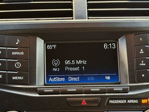 Used 2019 Ford Explorer XLT AWD/4WD image 34