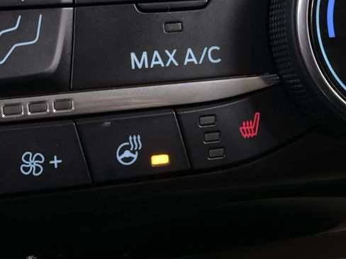 Used 2022 Ford Escape SE w/ Convenience Package image 25