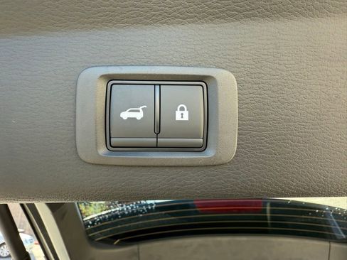 New 2025 Mitsubishi Outlander SE image 29