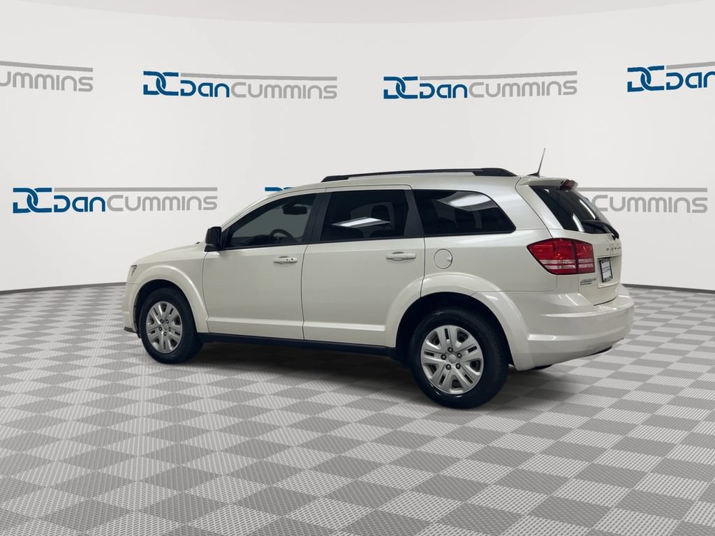 Used 2018 Dodge Journey SE w/ Connectivity Group FWD image 6