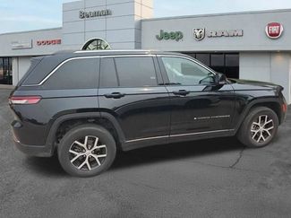Used 2023 Jeep Grand Cherokee Limited AWD/4WD video 3