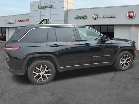Used 2023 Jeep Grand Cherokee Limited AWD/4WD image 3