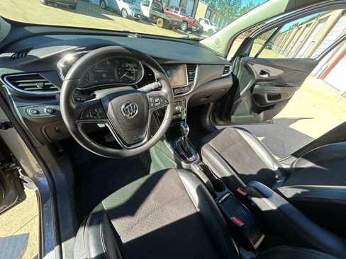 Used 2020 Buick Encore Preferred image 13