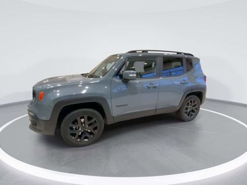 Used 2018 Jeep Renegade Altitude w/ UConnect 8.4 Nav Group image 4