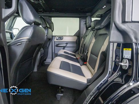Used 2024 Ford Bronco Wildtrak AWD/4WD image 31