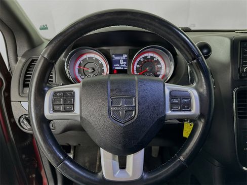 Used 2020 Dodge Grand Caravan GT image 12