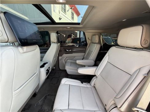 Used 2021 GMC Yukon Denali w/ Denali Premium Package AWD/4WD image 25