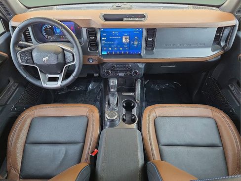 Used 2024 Ford Bronco Outer Banks image 17