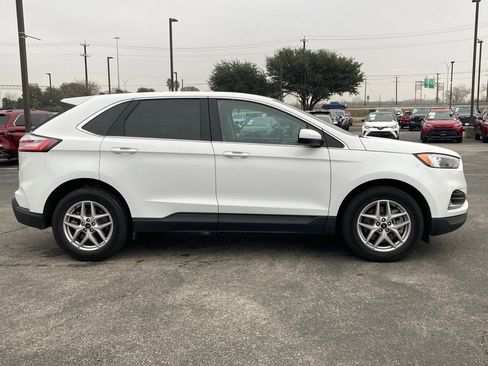 Used 2024 Ford Edge SEL image 4